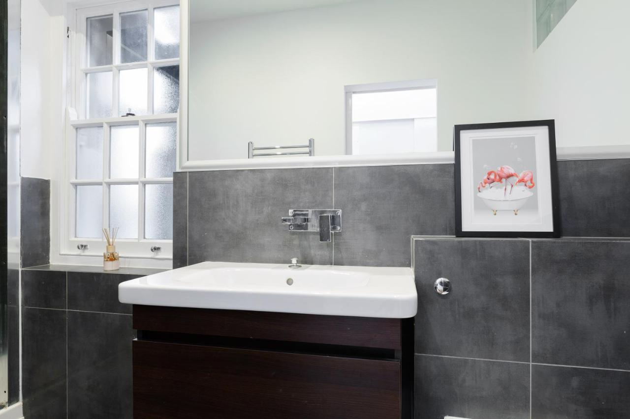 Spacious 4 Bedrooms Flat In New Oxford Street لندن المظهر الخارجي الصورة